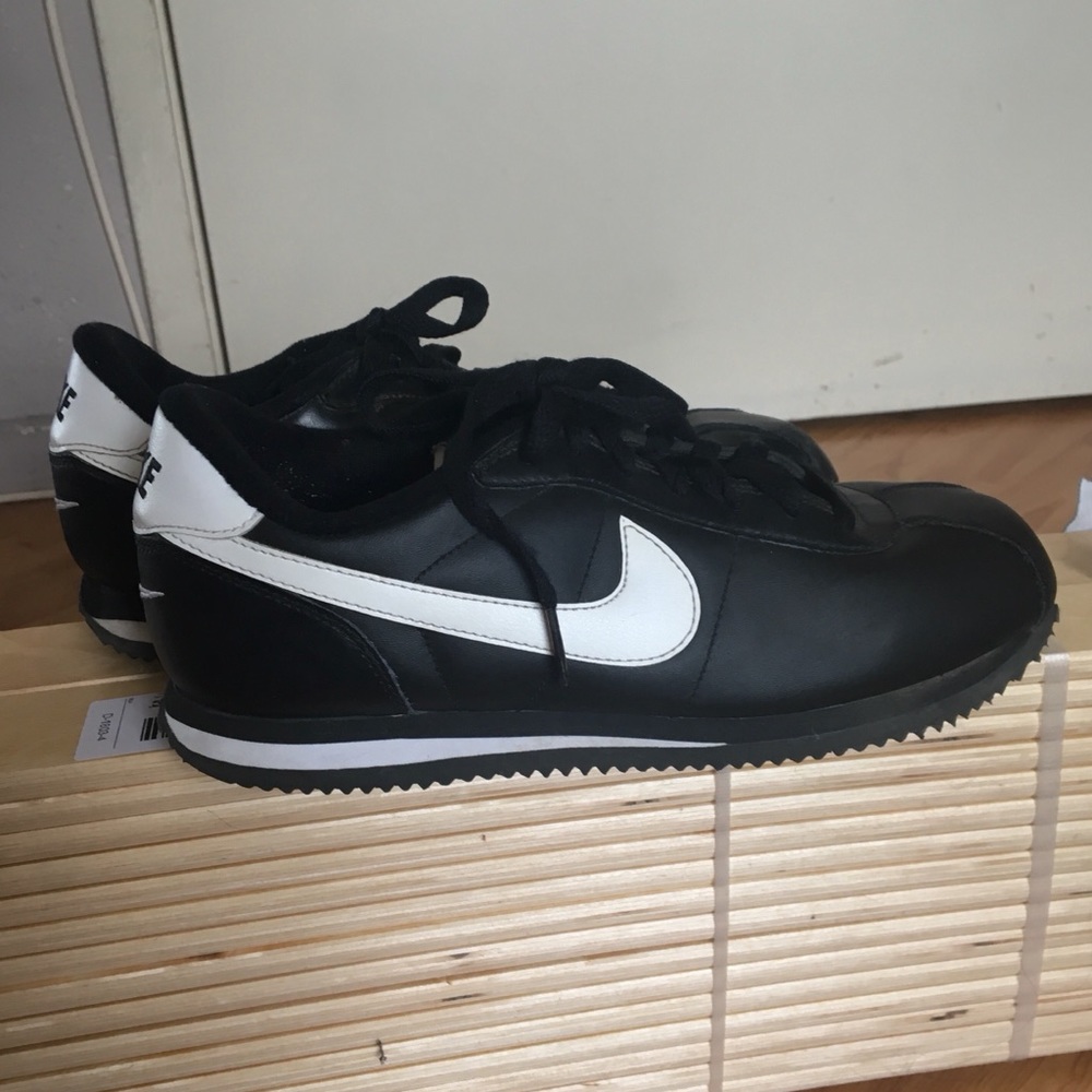Black/white Nike leather Cortez